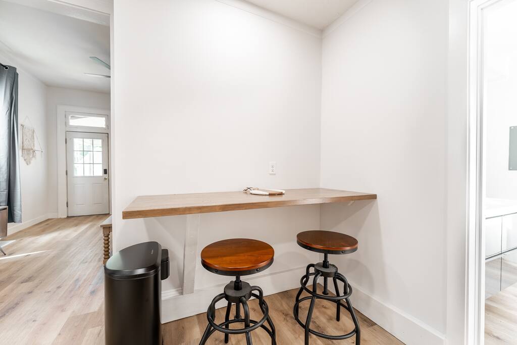 Cutest Fountain Square home! Steps to best of Indy!