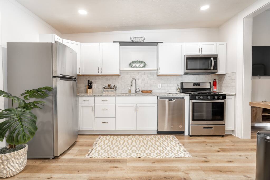 Cutest Fountain Square home! Steps to best of Indy!
