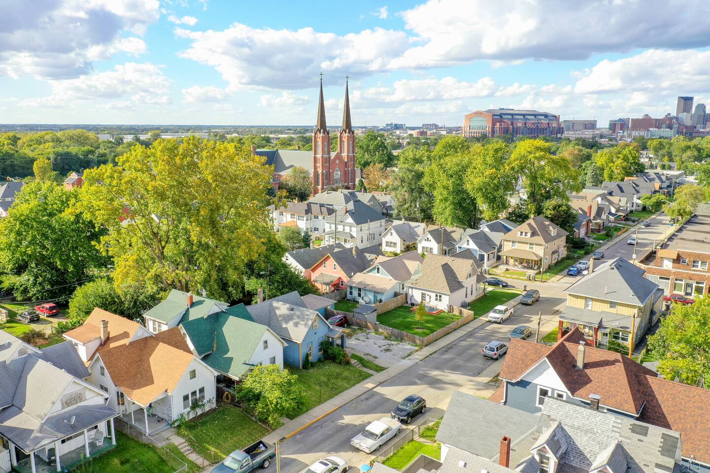 3 BR Cozy Home Near Indy Downtown , Foosball Table