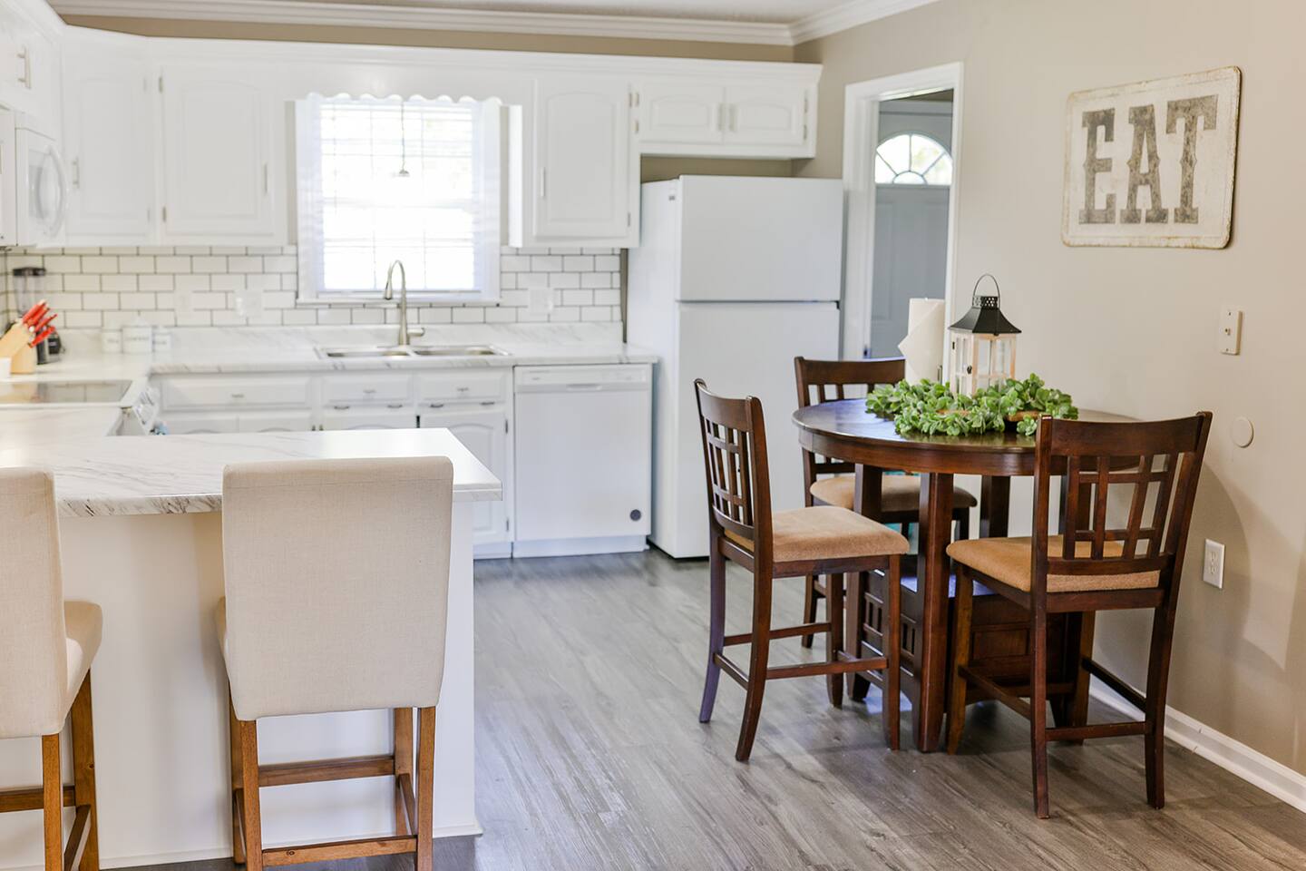 Main St - 2 King Beds! .4 Mile from Ladiga Tails