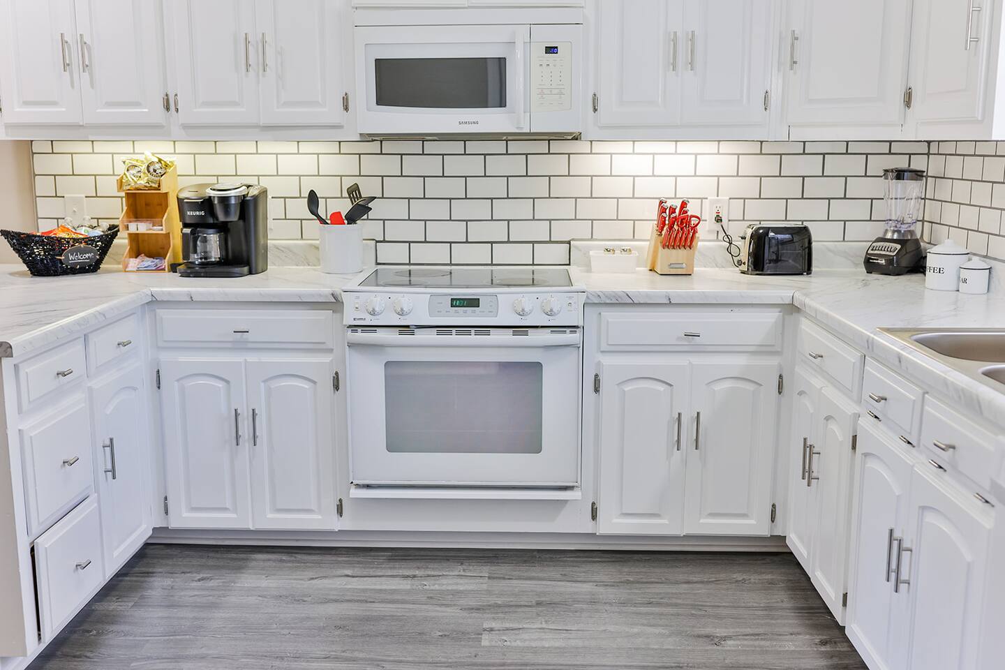 Main St - 2 King Beds! .4 Mile from Ladiga Tails