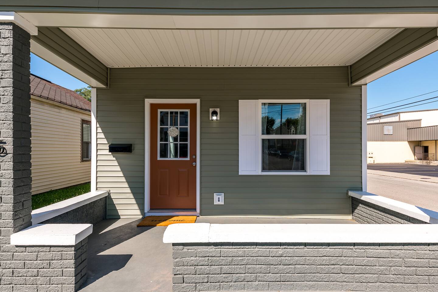 Sleeps 8! Private Oasis! Convenient to Louisville!