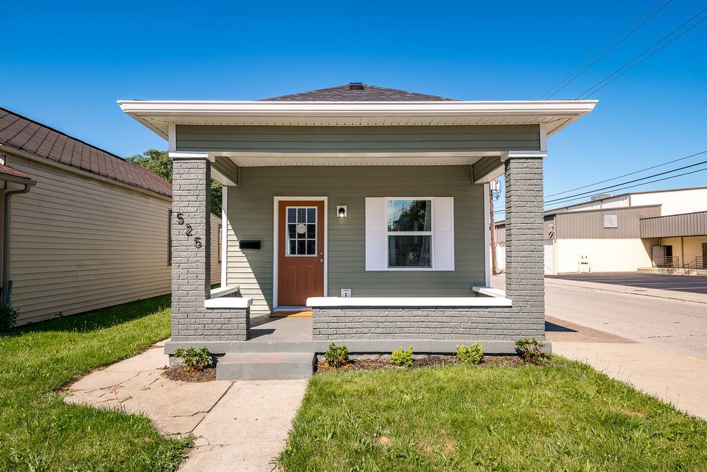 Sleeps 8! Private Oasis! Convenient to Louisville! — New Albany — vacation rental