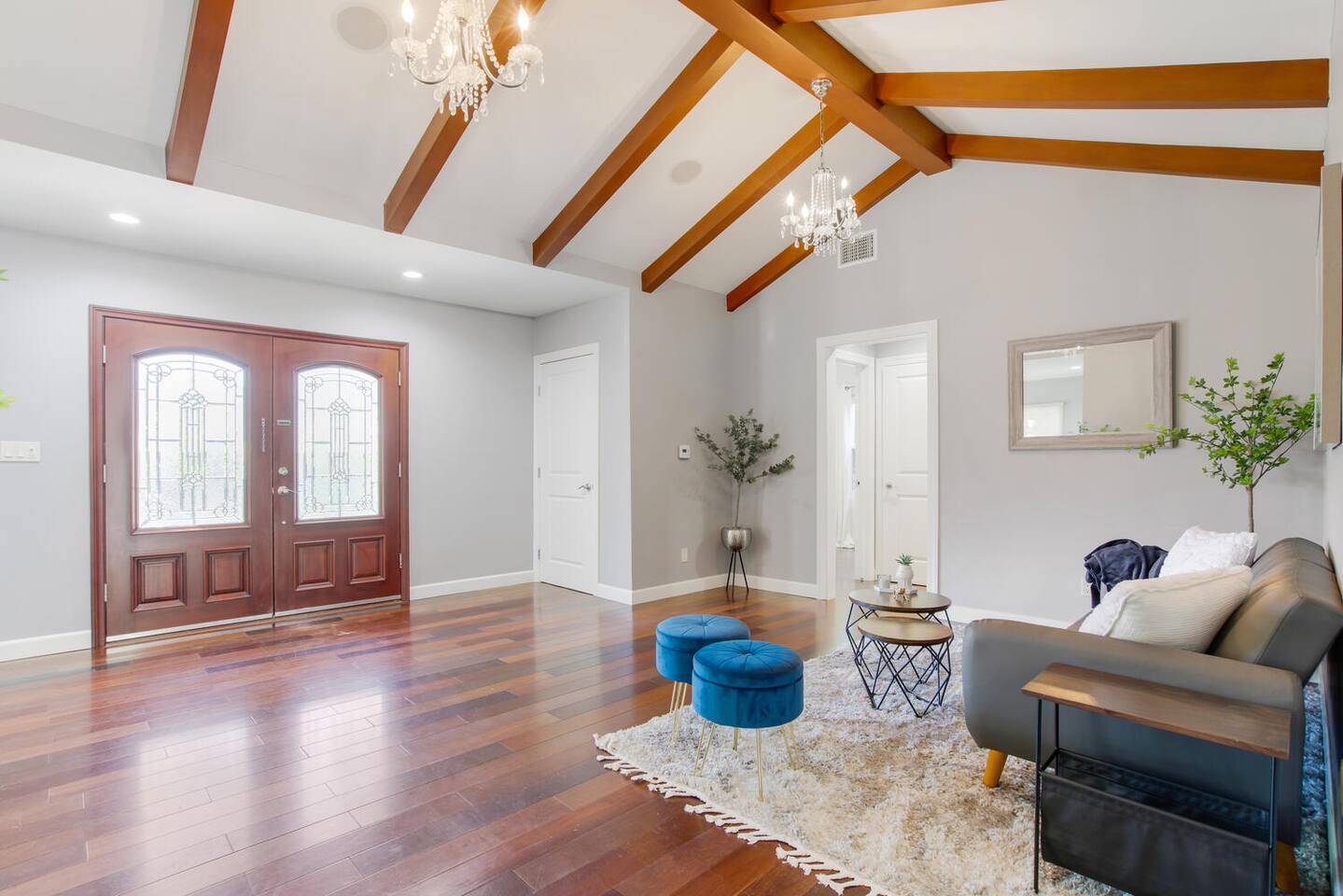 4BR Oasis Near Ventura Blvd with Pool, Ping Pong, BBQ Fun