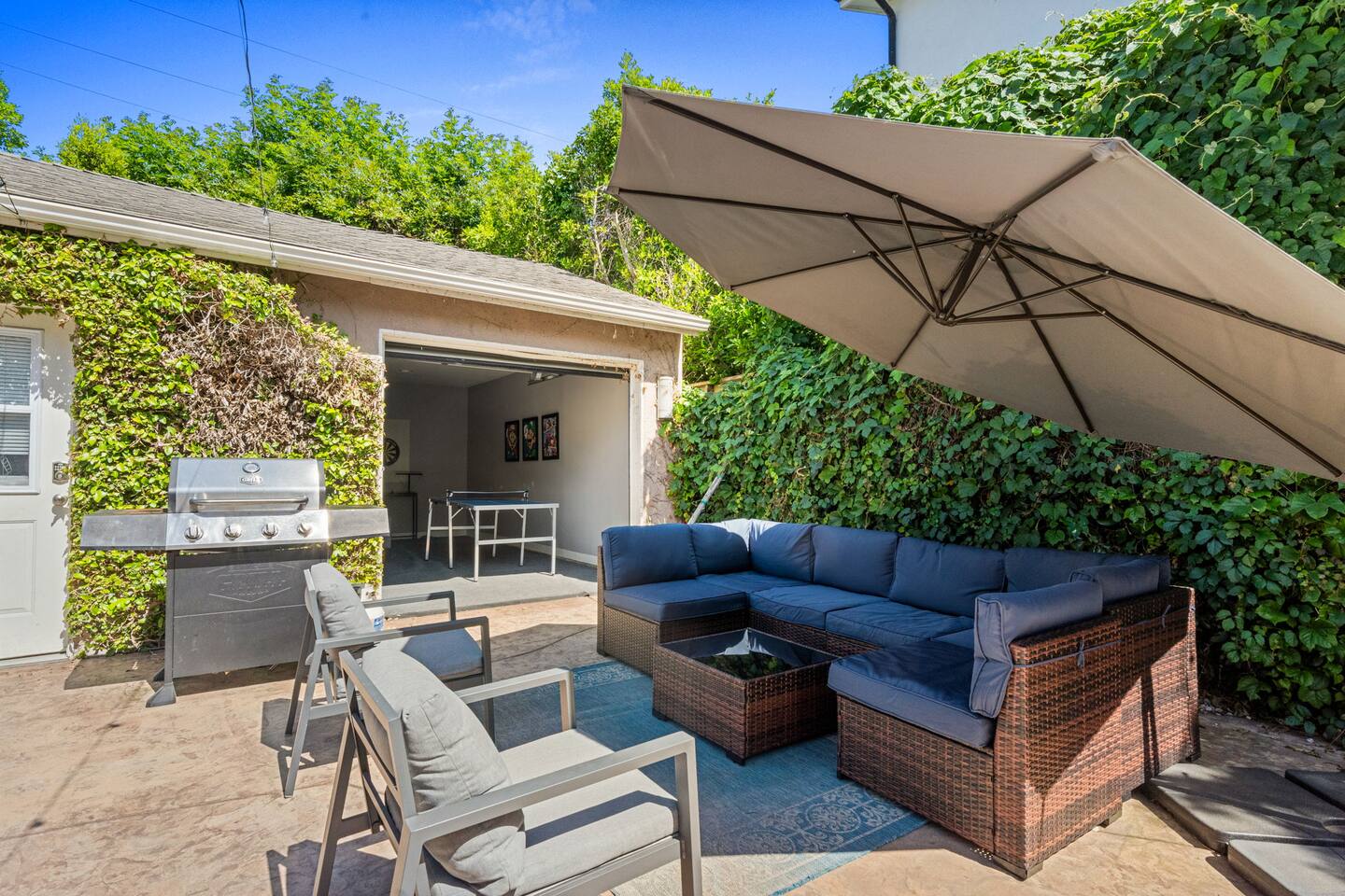 4BR Oasis Near Ventura Blvd with Pool, Ping Pong, BBQ Fun
