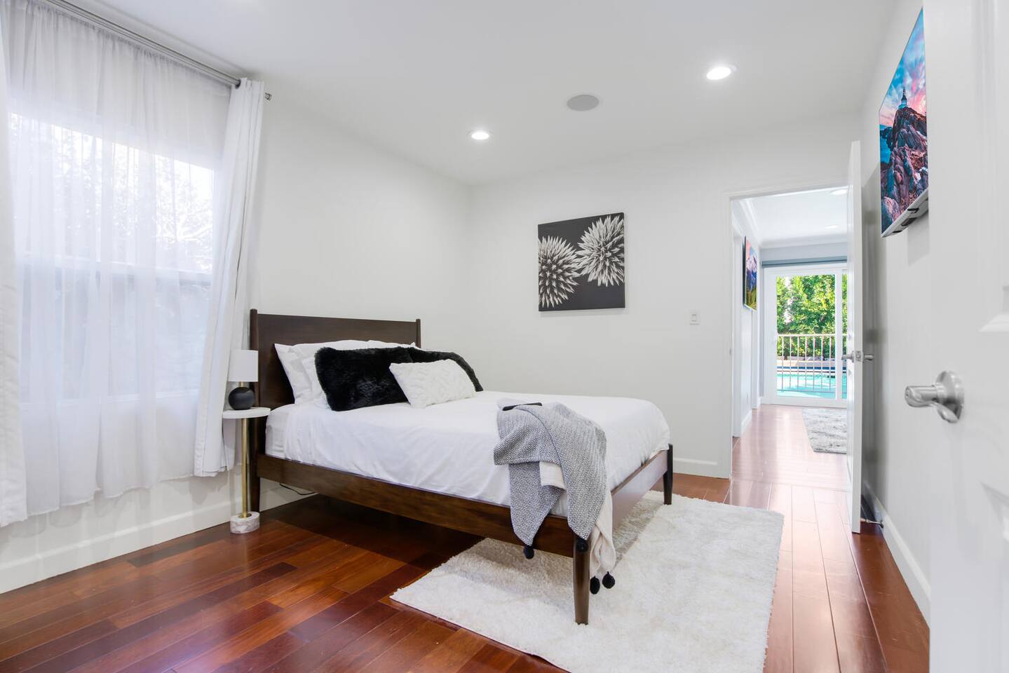 4BR Oasis Near Ventura Blvd with Pool, Ping Pong, BBQ Fun