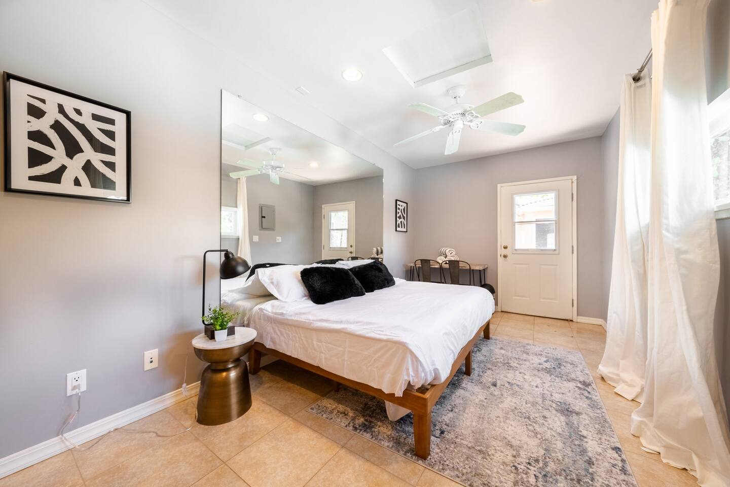 4BR Oasis Near Ventura Blvd with Pool, Ping Pong, BBQ Fun