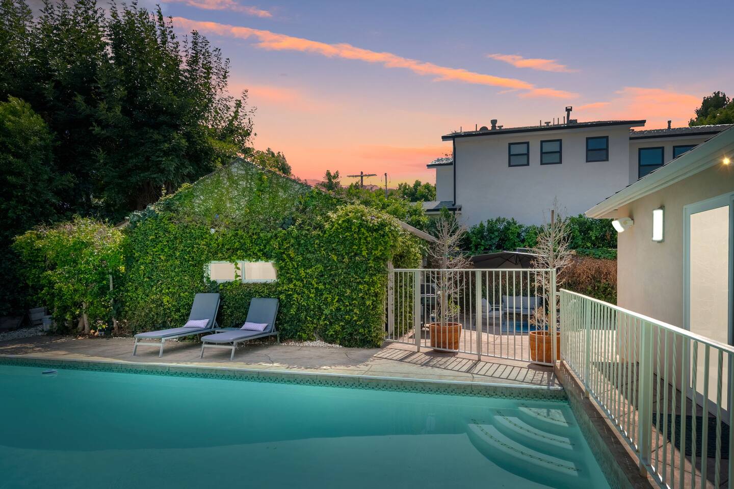 4BR Oasis Near Ventura Blvd with Pool, Ping Pong, BBQ Fun