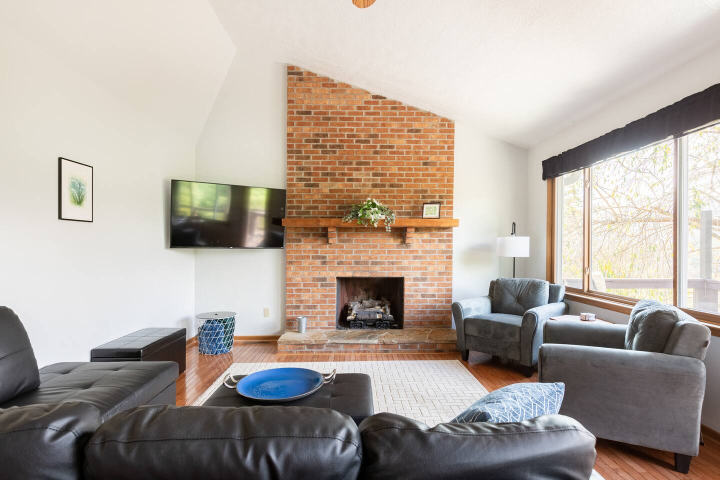 Ridgetop views near Asheville w/Private Hot Tub — Burnsville — vacation rental