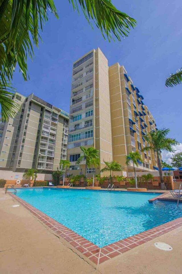 Isla Verde Studio Walk to Beach Free Parking Pool