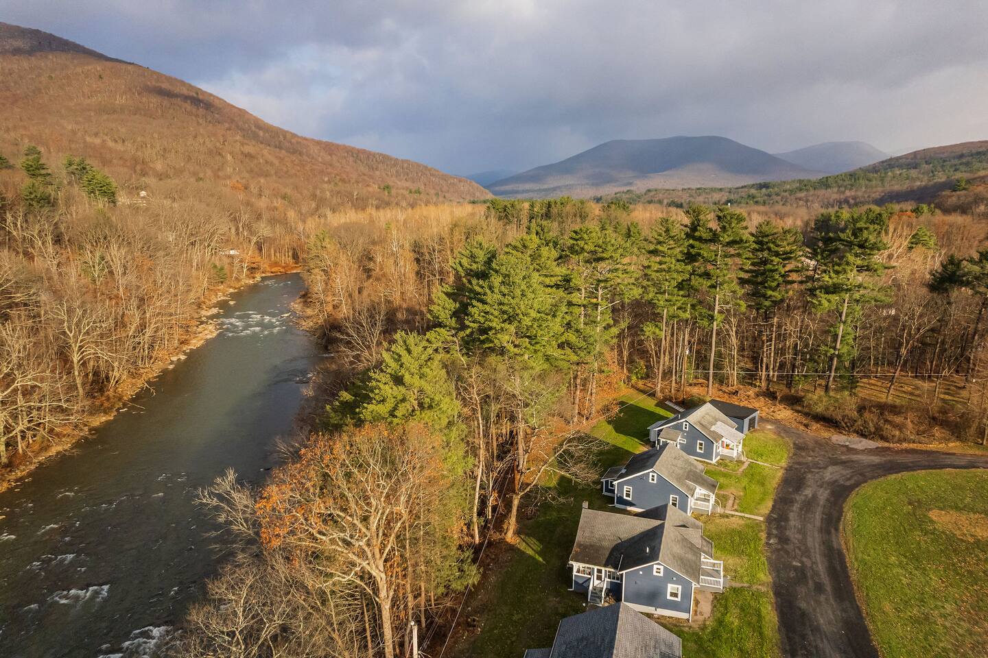 PerchCottages #15: Creek access + Sauna + Mt views