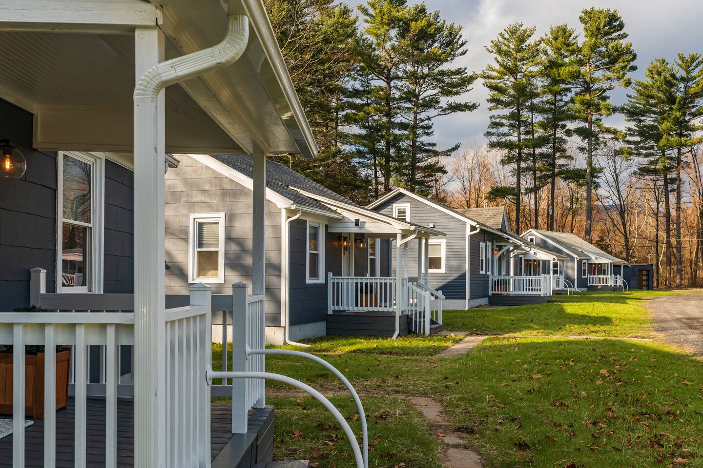 Perch Cottages #9: Creek access + Sauna + Mt views