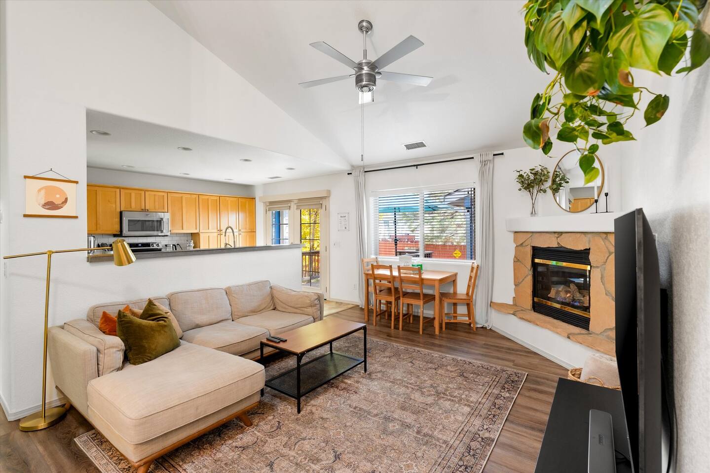 Modern Flagstaff Retreat with Fireplace and Garage — Flagstaff — vacation rental