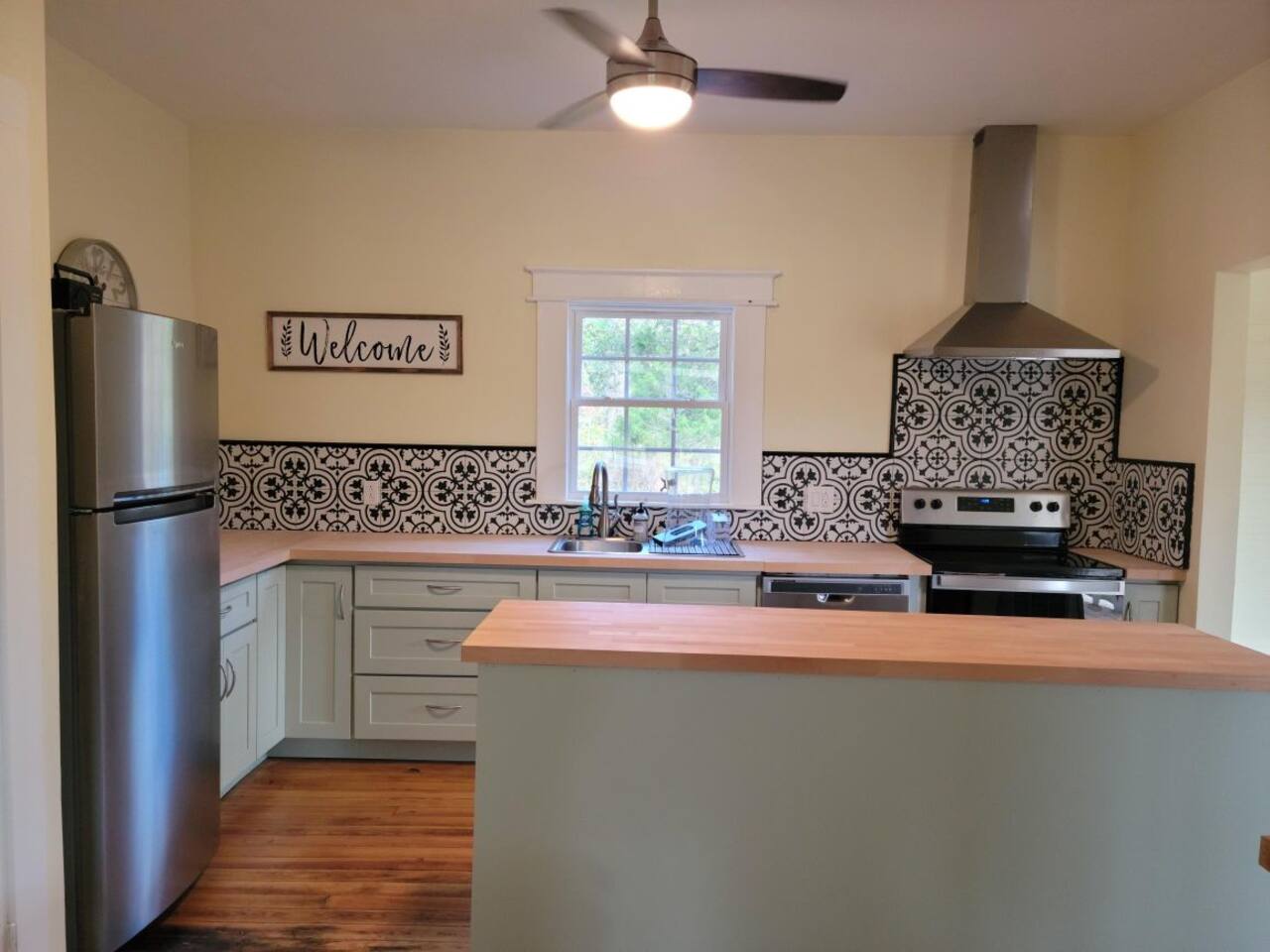 Restored 1900s Historic Home - Jonesboro, VA