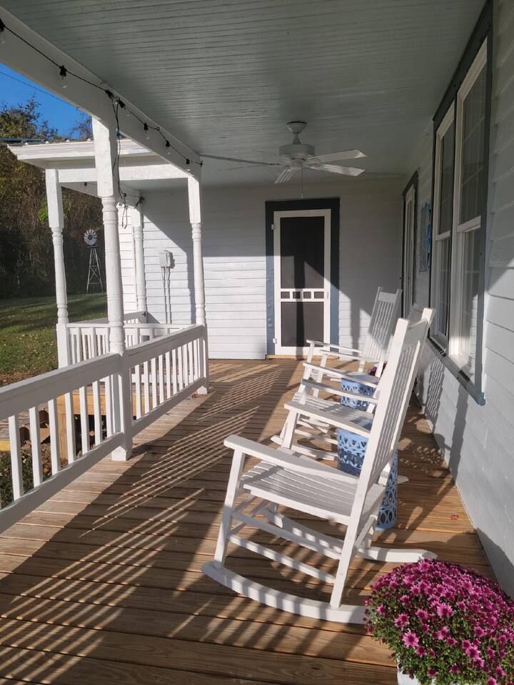 Restored 1900s Historic Home - Jonesboro, VA