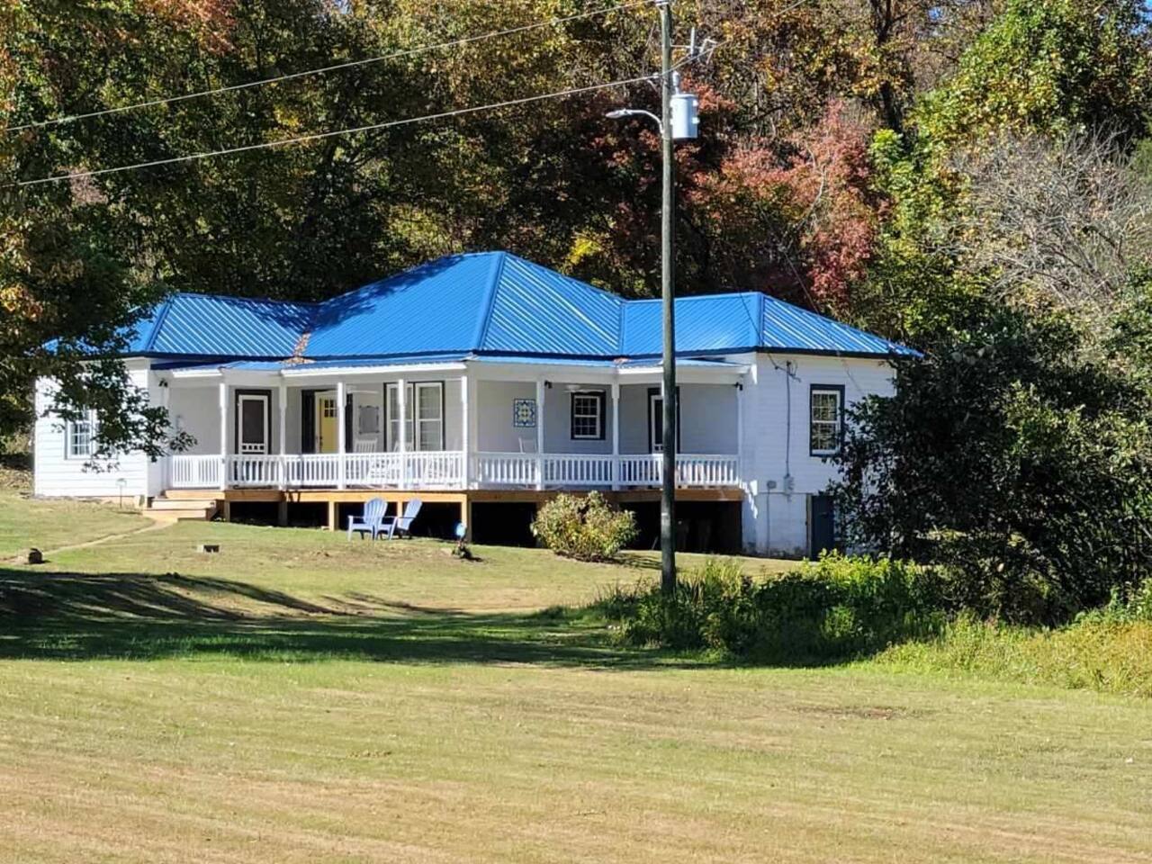 Restored 1900s Historic Home - Jonesboro, VA — Roseland, NC — vacation rental