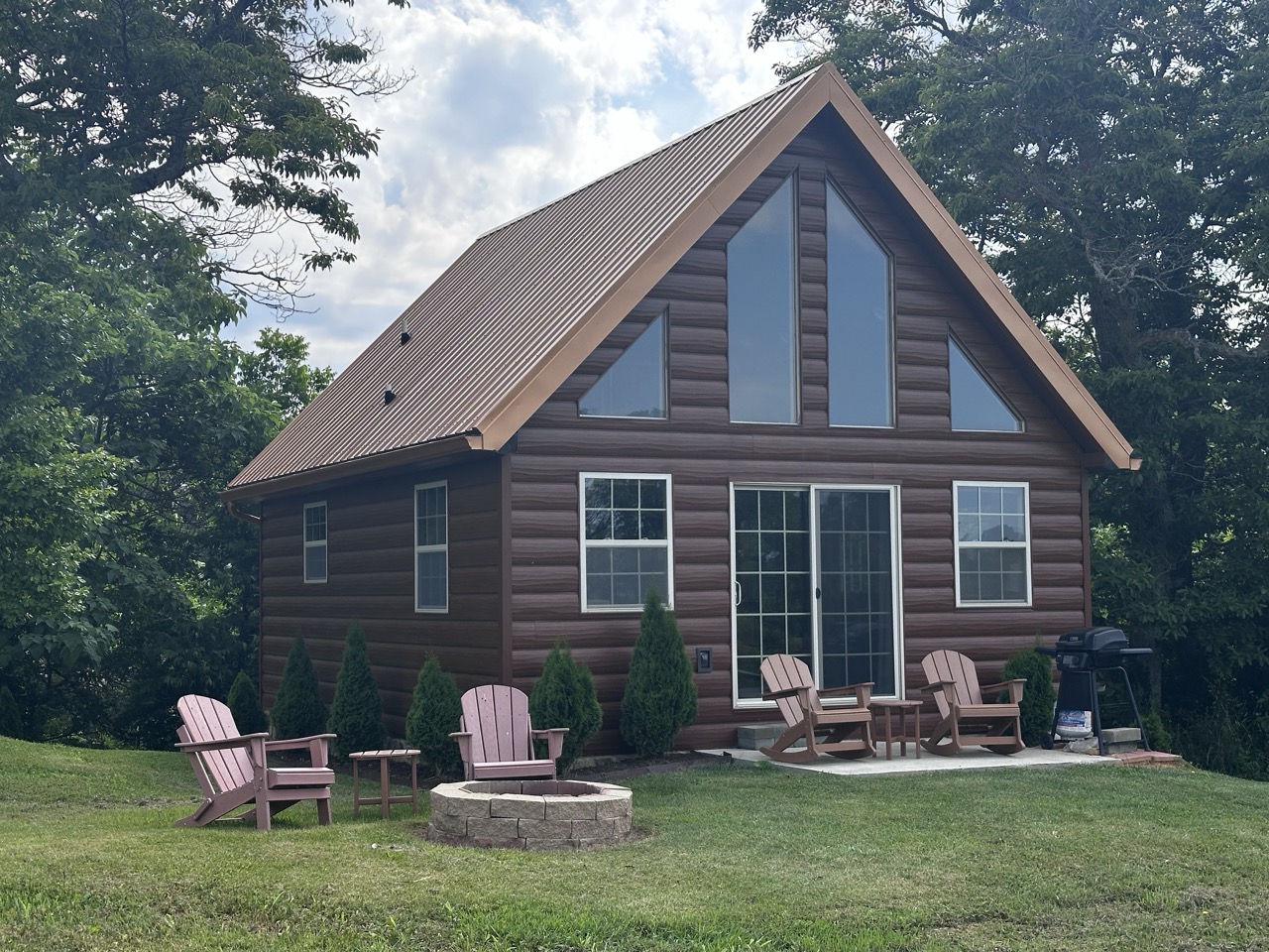 Rustic Elegance, cabin in heart of Jonesborough, TN