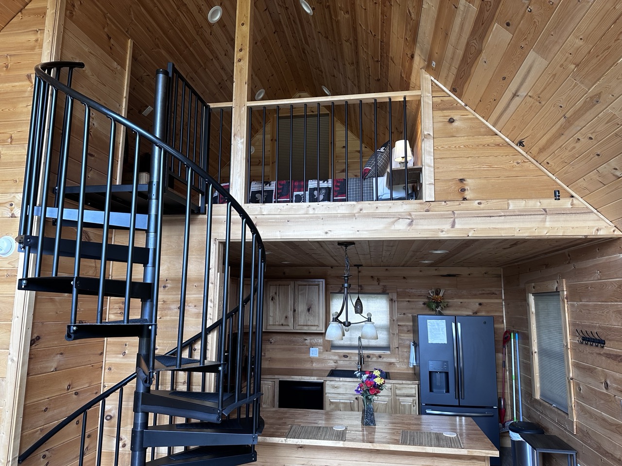 Rustic Elegance, cabin in heart of Jonesborough, TN