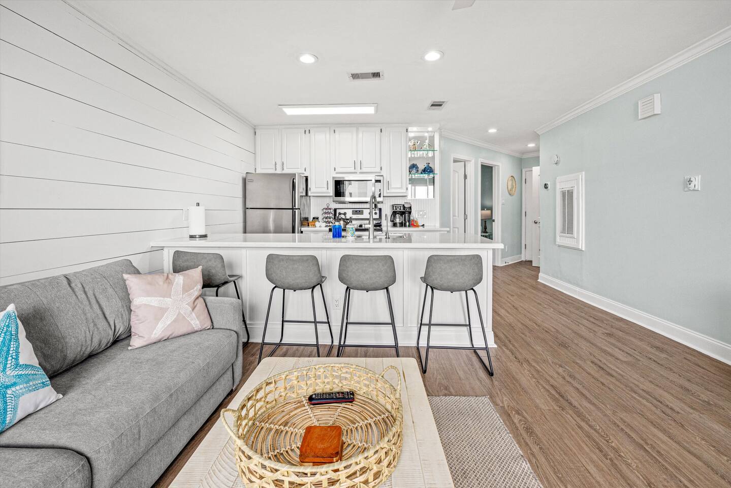 Breathtaking Top Floor Condo w/ View, Heated Pool