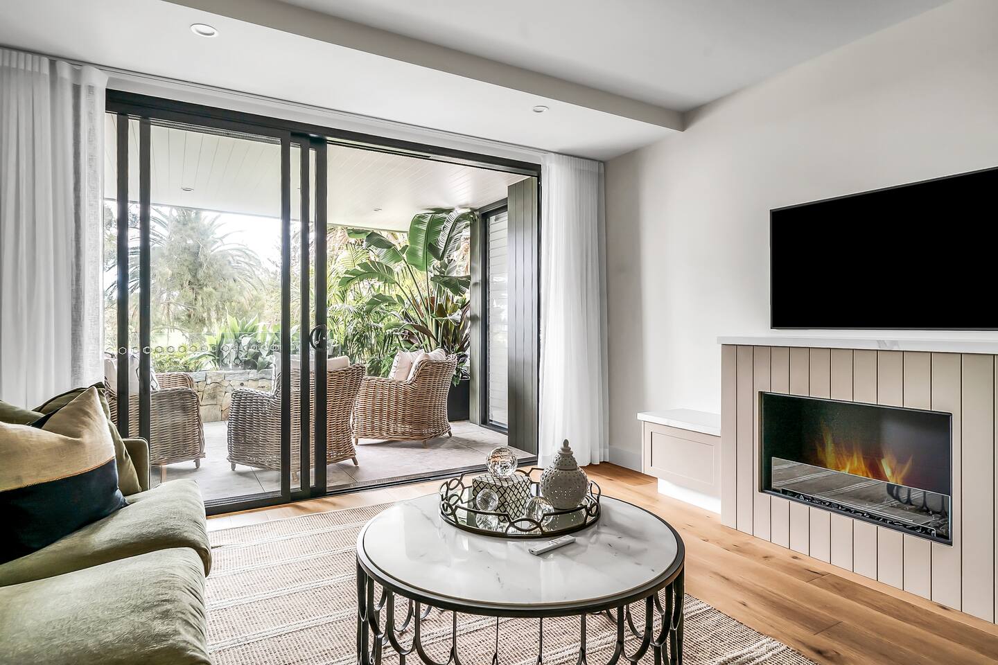 Designer 3 bed 2 bath opp Long Reef Golf & Tennis