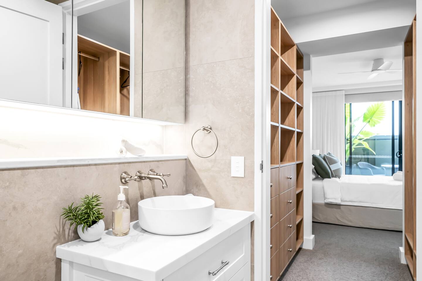 Designer 3 bed 2 bath opp Long Reef Golf & Tennis