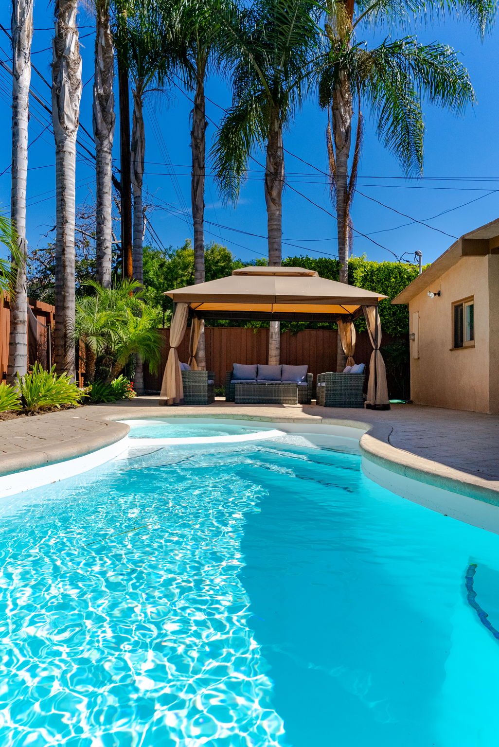 Brentwood 5BR Heated Pool, Jacuzzi, Game Room — Los Angeles — vacation rental