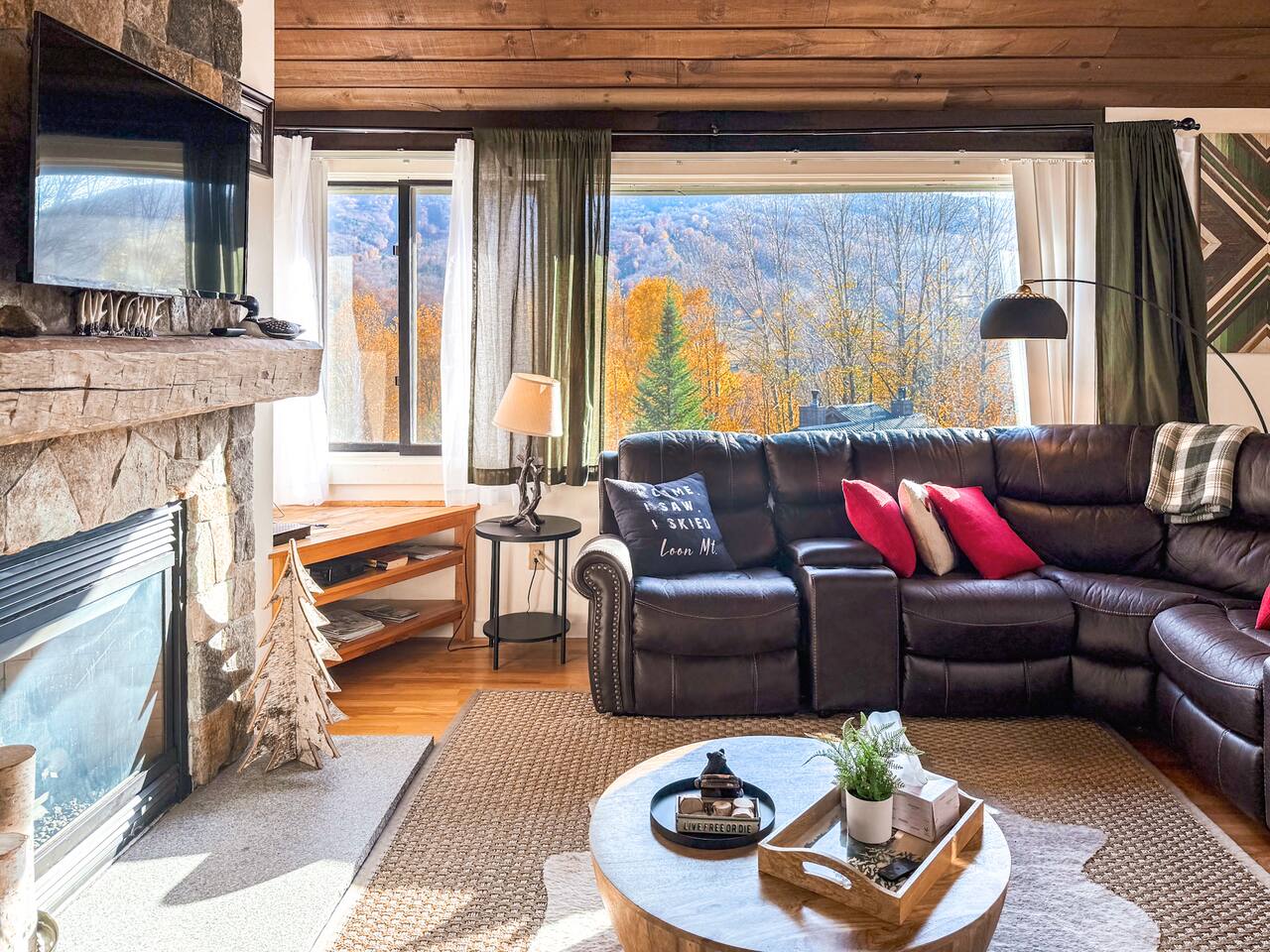 Scenic Retreat, PVT Deck, < 3 min to Loon — Lincoln — vacation rental