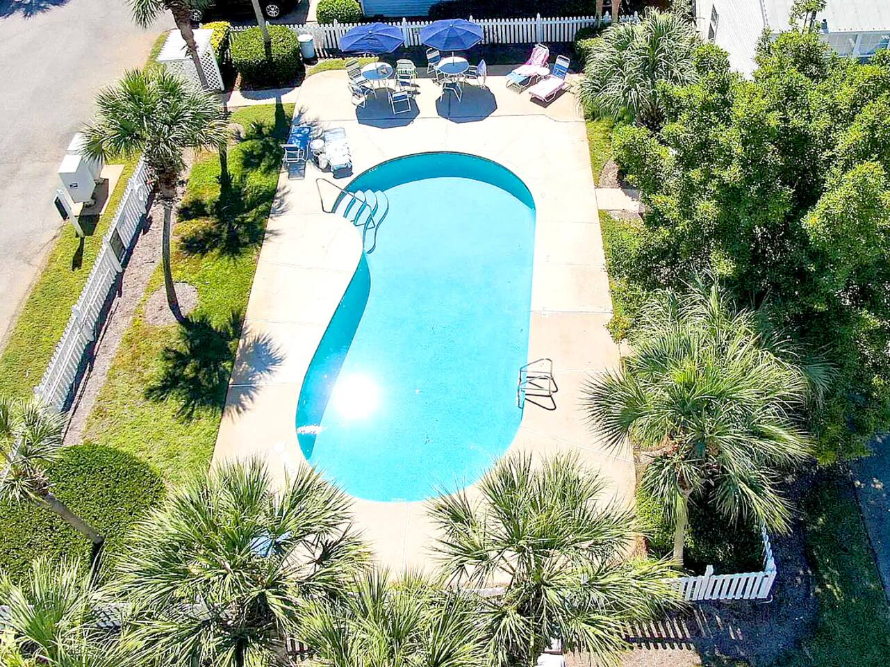 Half duplex 300 steps from beach • Free cruise!