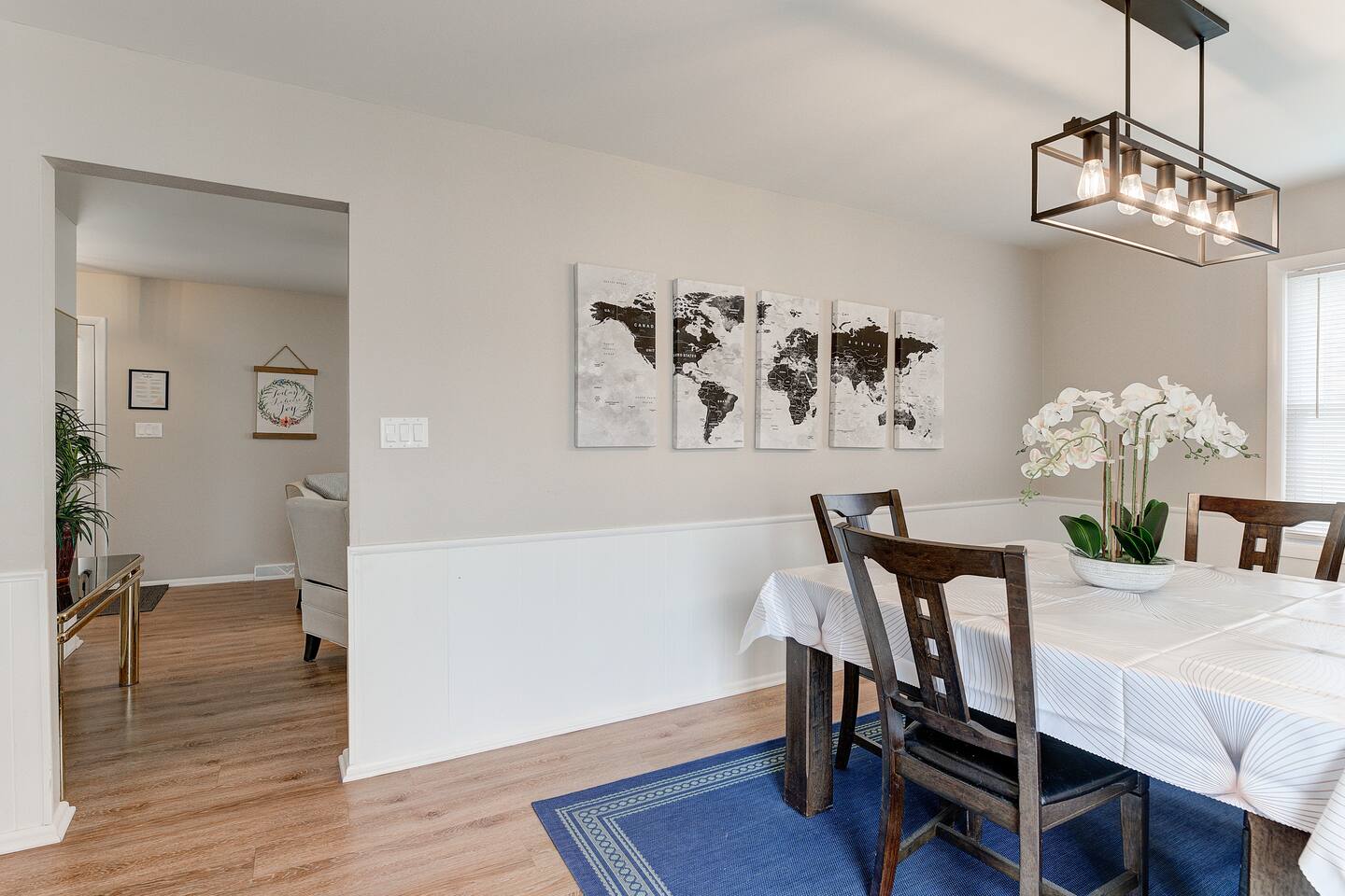 Modern Comfort 3BR in Waukesha