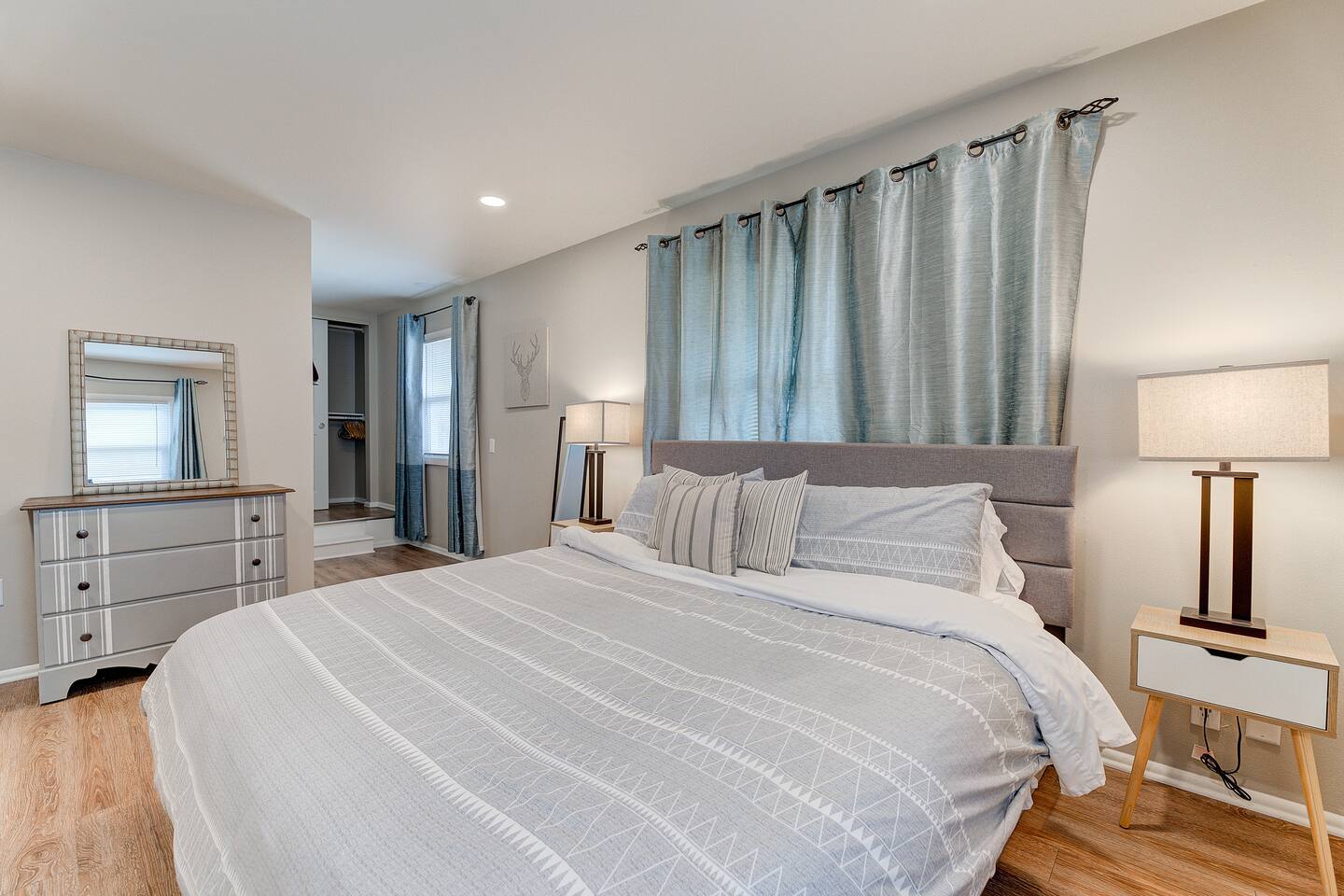 Modern Comfort 3BR in Waukesha