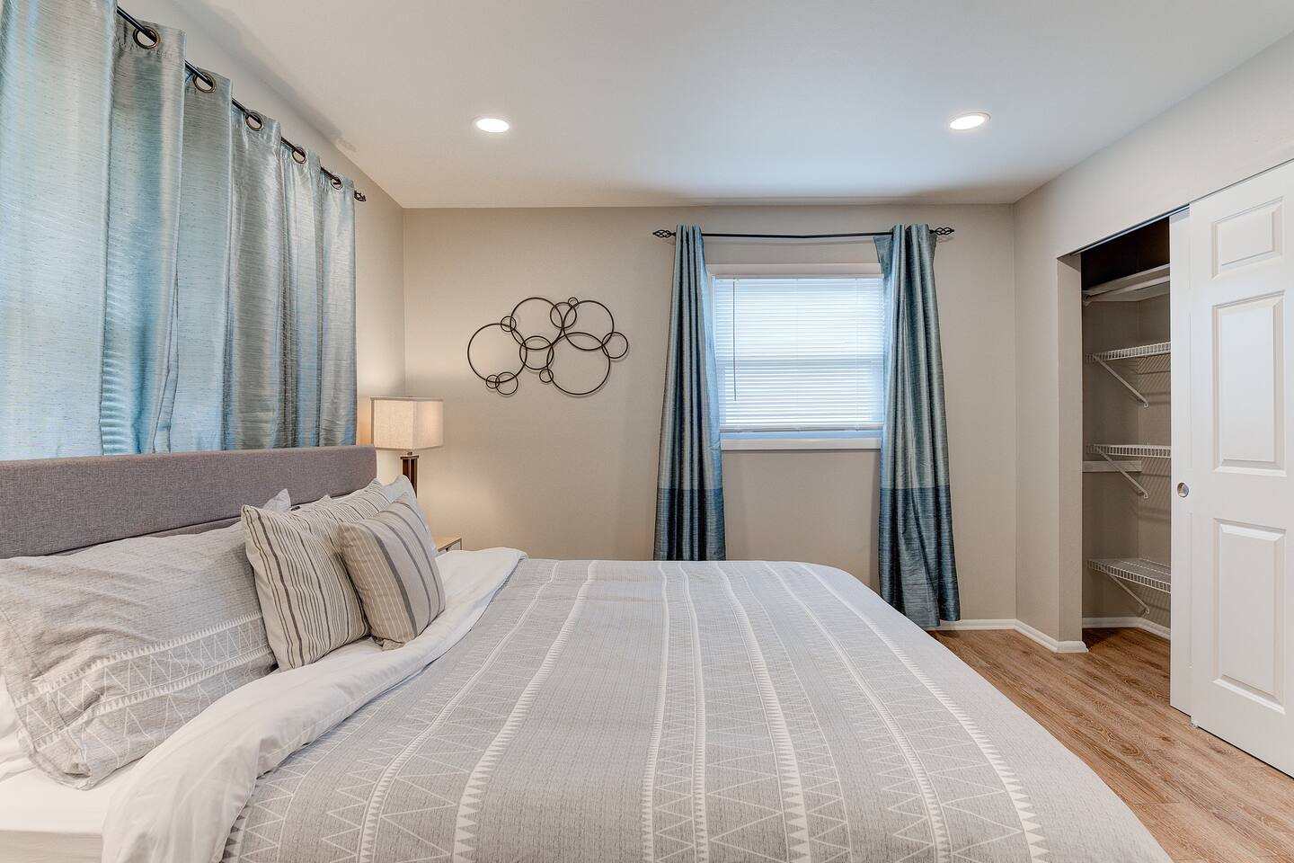Modern Comfort 3BR in Waukesha
