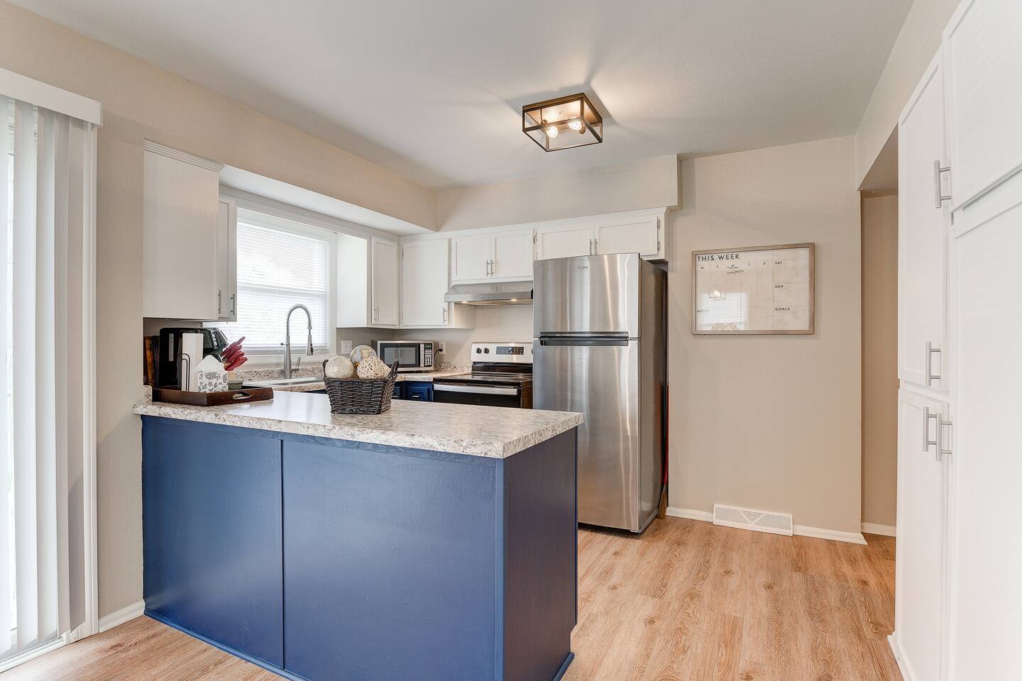 Modern Comfort 3BR in Waukesha