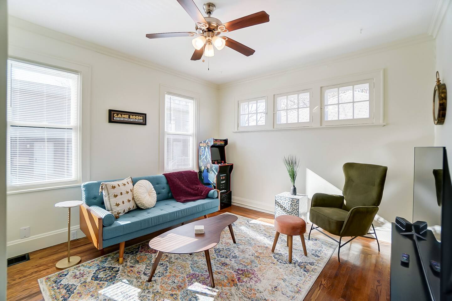 The Charming Cottage-Game Room-King Bed-Grill