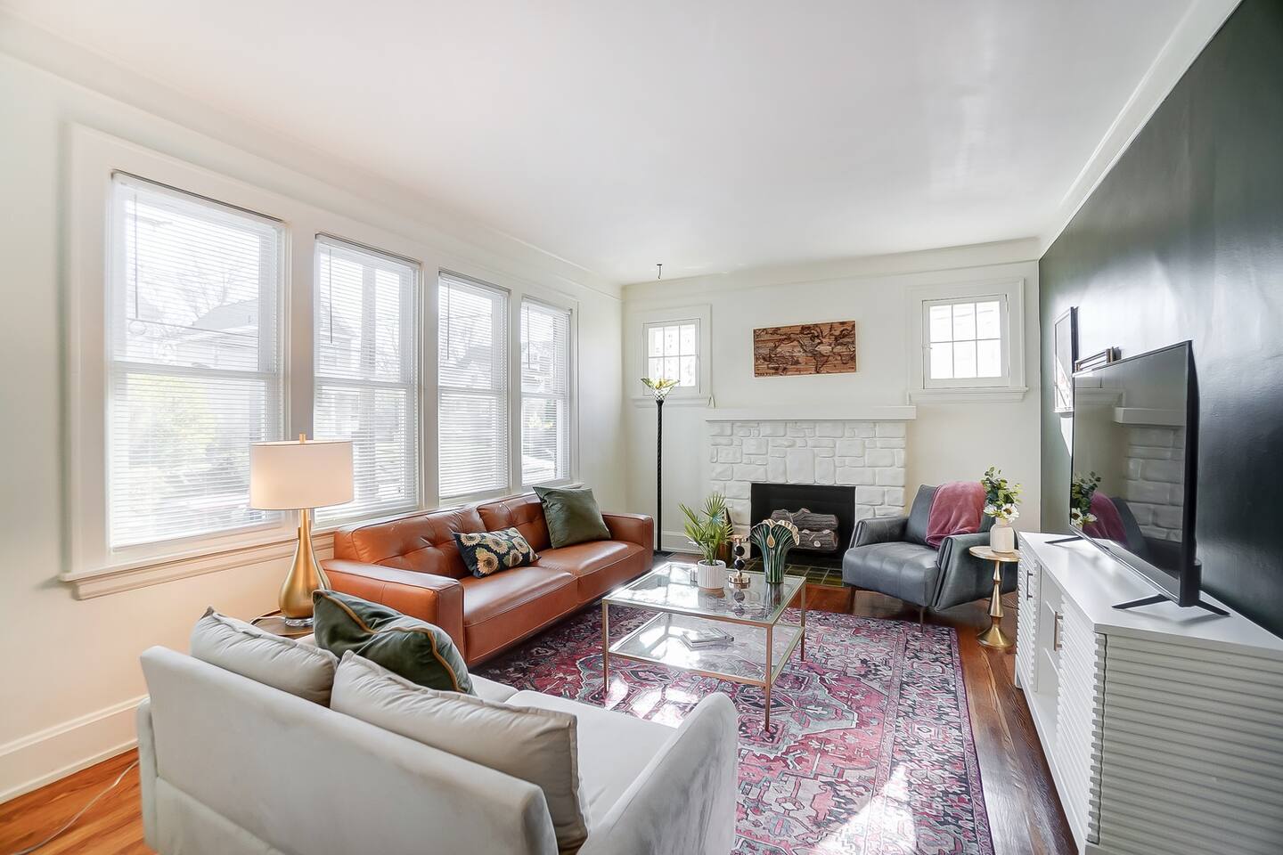 The Charming Cottage-Game Room-King Bed-Grill