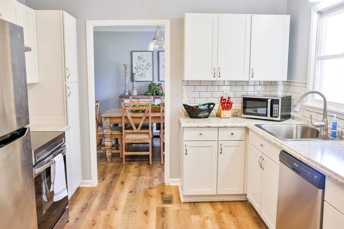 Gameroom Getaway! 4BR & 2 Kings!