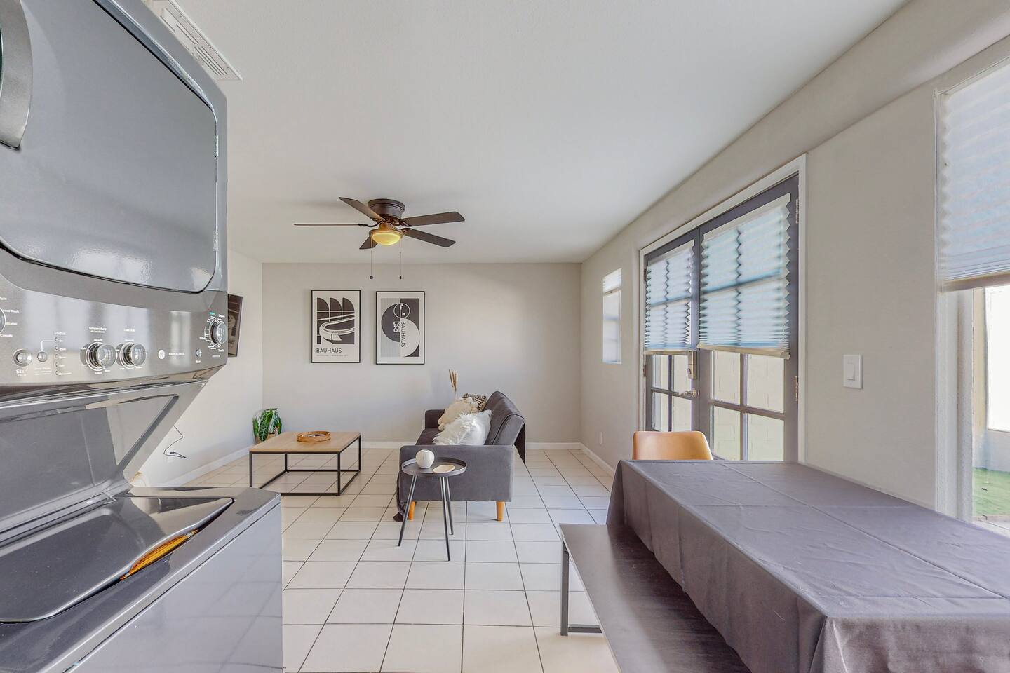 ⟫ Dog Run & Courtyard 2 Bedroom Apt w/King Bed W&D