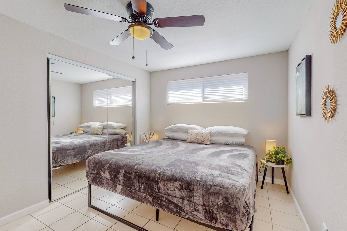 ⟫ Dog Run & Courtyard 2 Bedroom Apt w/King Bed W&D