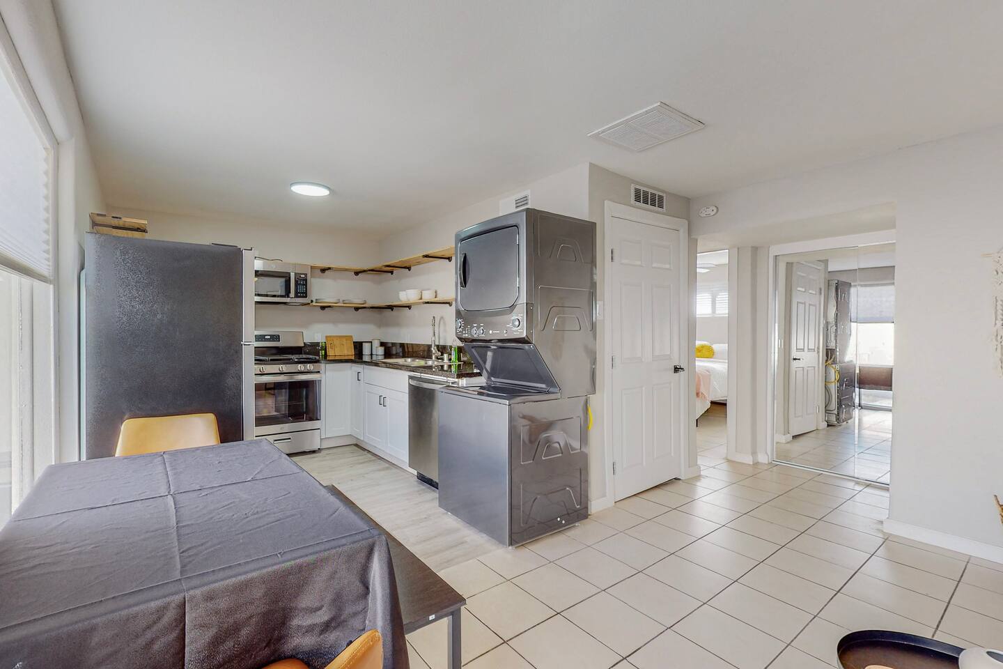 ⟫ Dog Run & Courtyard 2 Bedroom Apt w/King Bed W&D