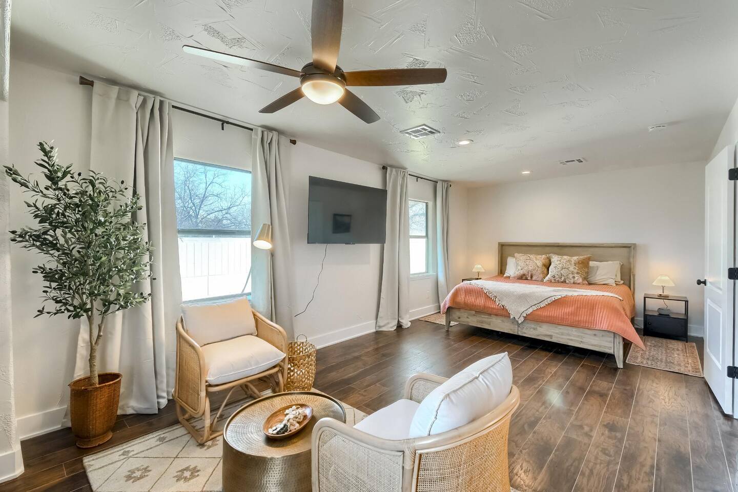 Wine Trail Retreat w/ Cold Plunge, Fire Pit, DT JC