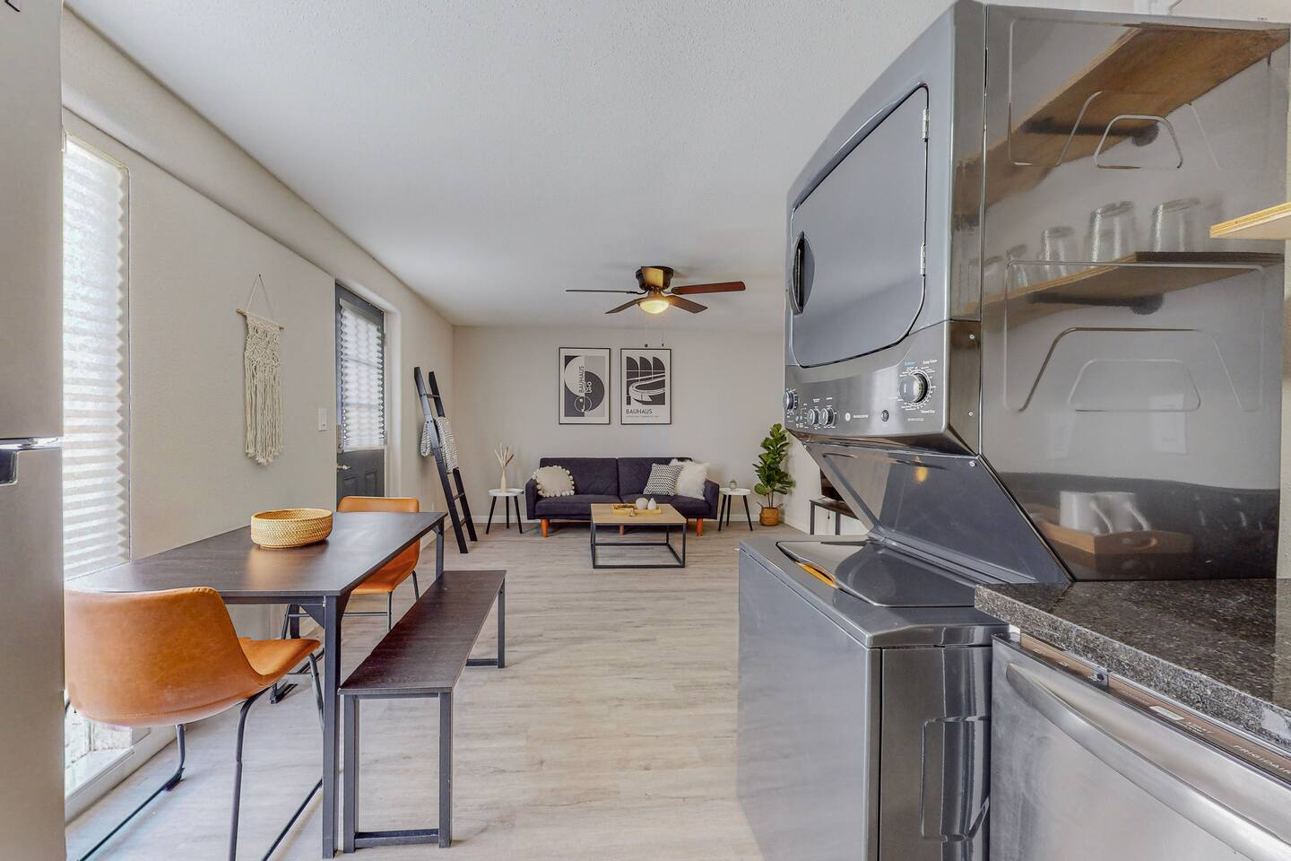 ⟫ Dog Run & Courtyard 2 Bedroom Apt w/King Bed W&D