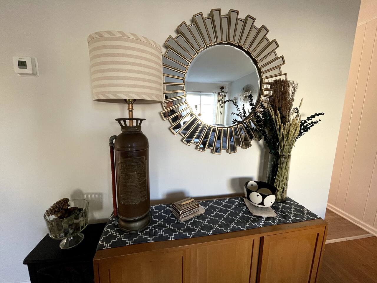 Blue Betty- 3 BDRM Mid-Century Charmer Near Beach