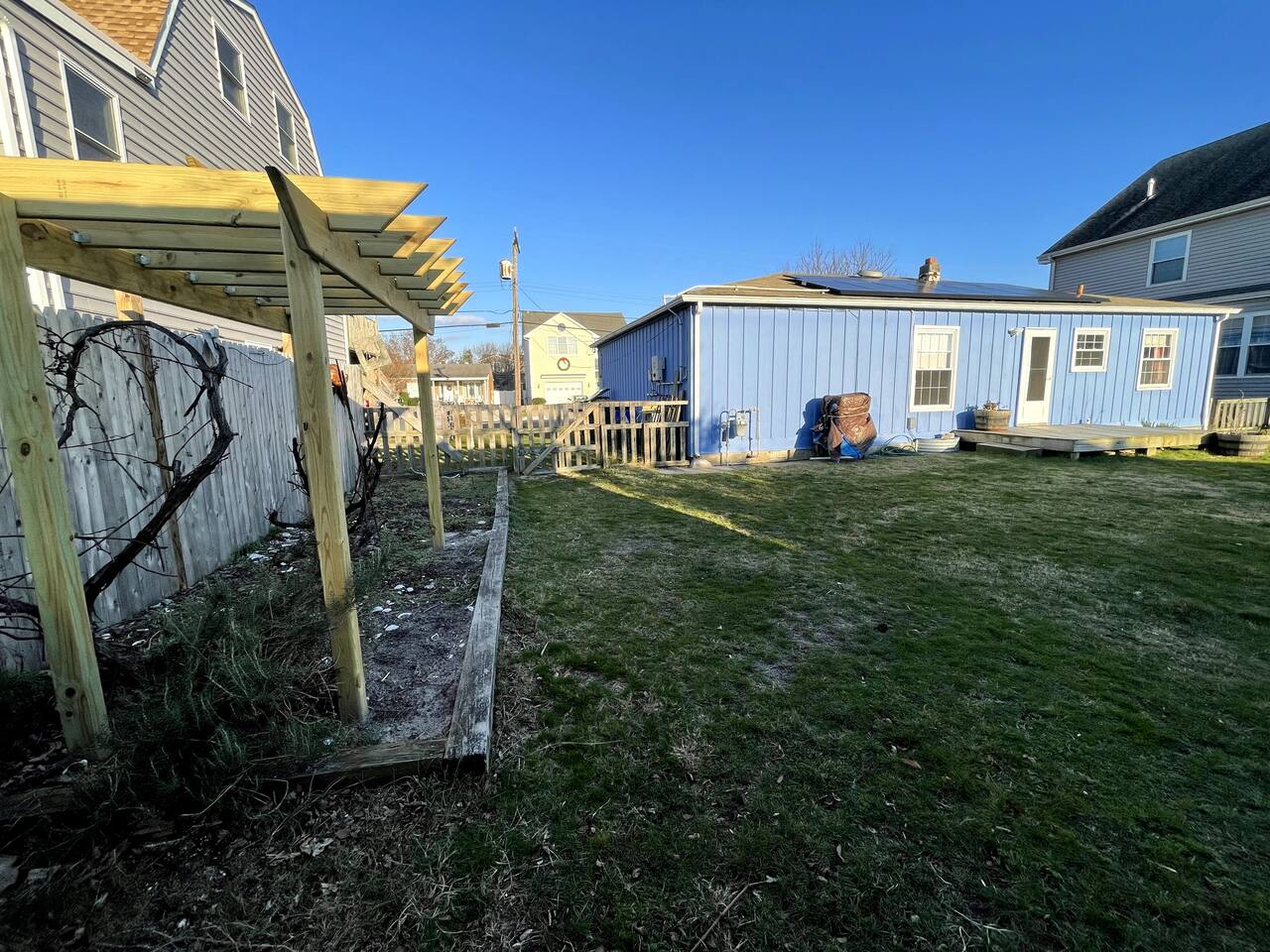 Blue Betty- 3 BDRM Mid-Century Charmer Near Beach