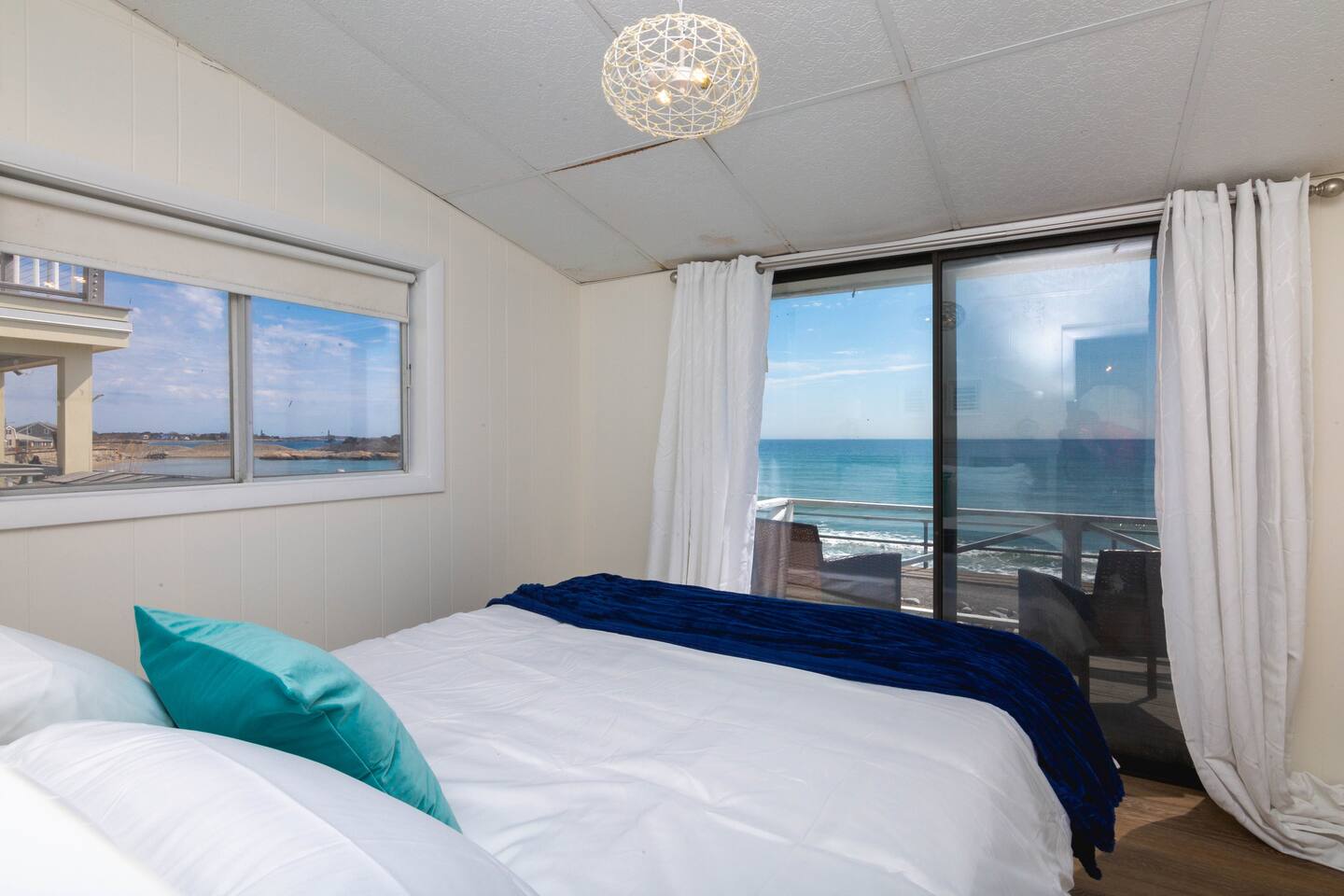 4BR Oceanfront Rockport Vacation on Long Beach!