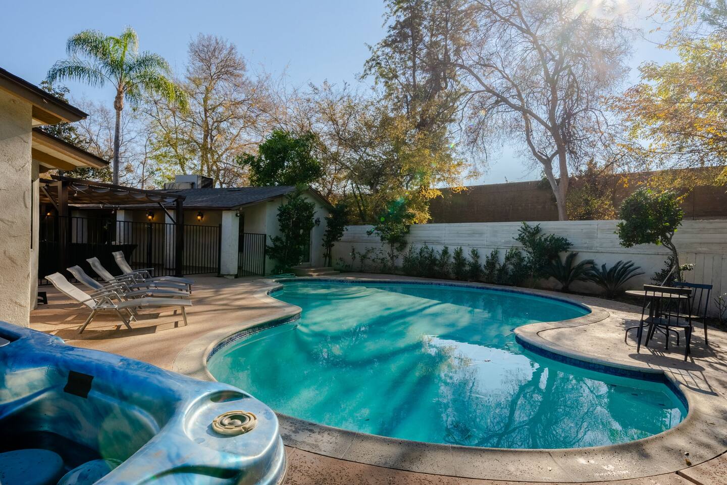 5 mins from Universal with Heated Pool, Spa, Golf & Pong