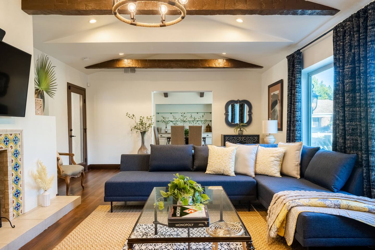 5 mins from Universal with Heated Pool, Spa, Golf & Pong