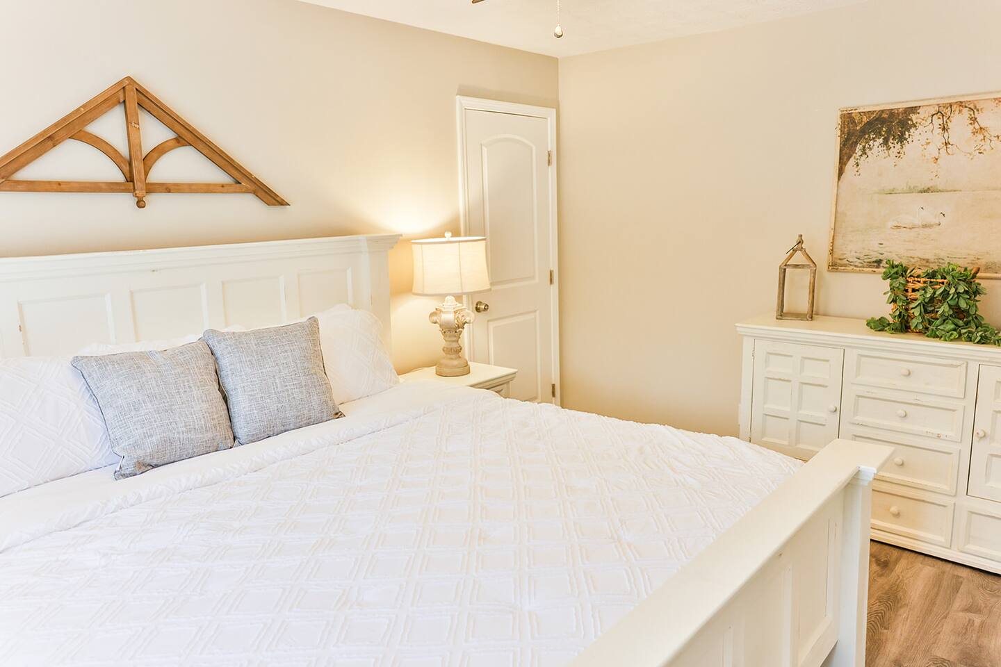 JSU 4 BR w/King Suite, 1 mile to JSU & Square