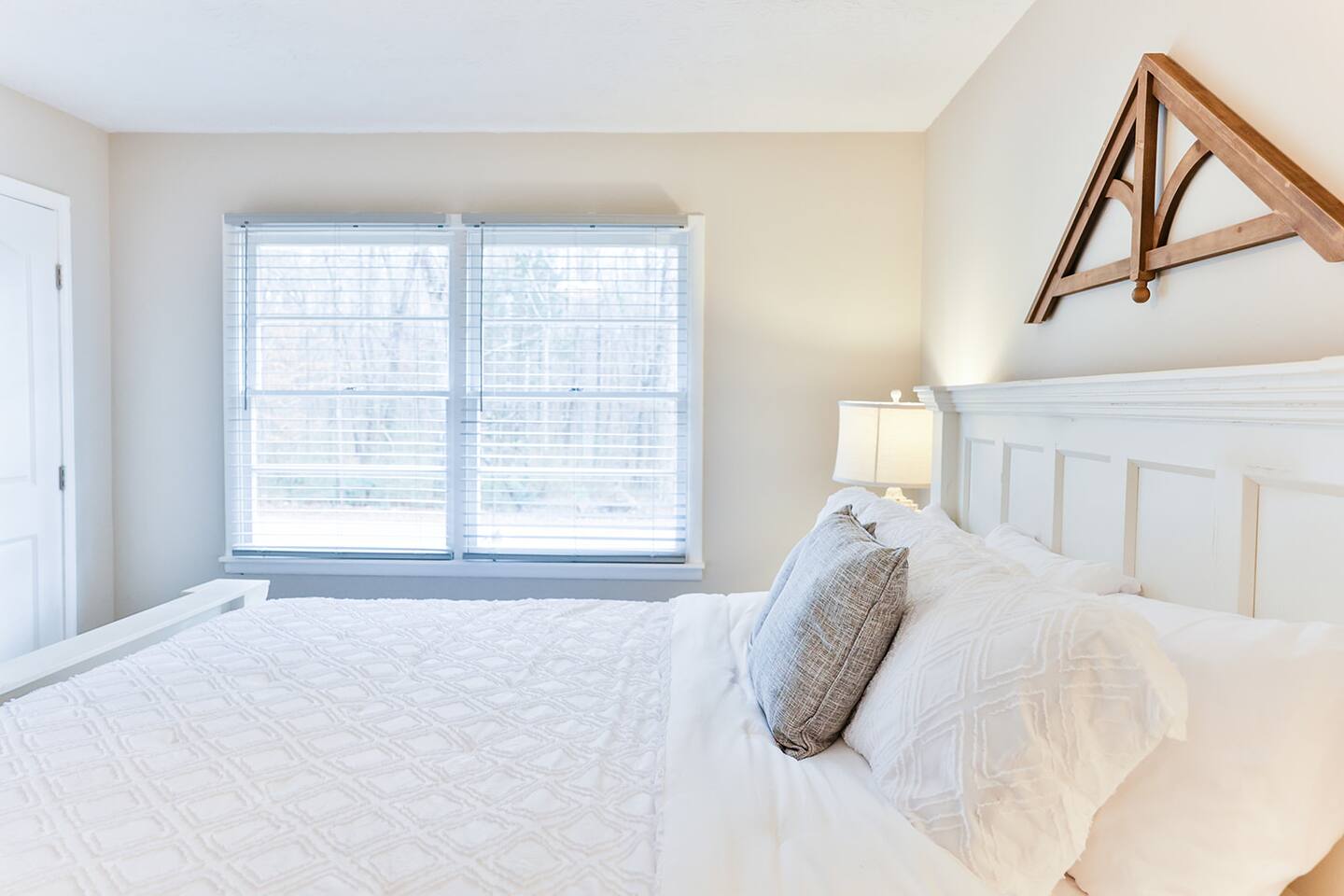 JSU 4 BR w/King Suite, 1 mile to JSU & Square