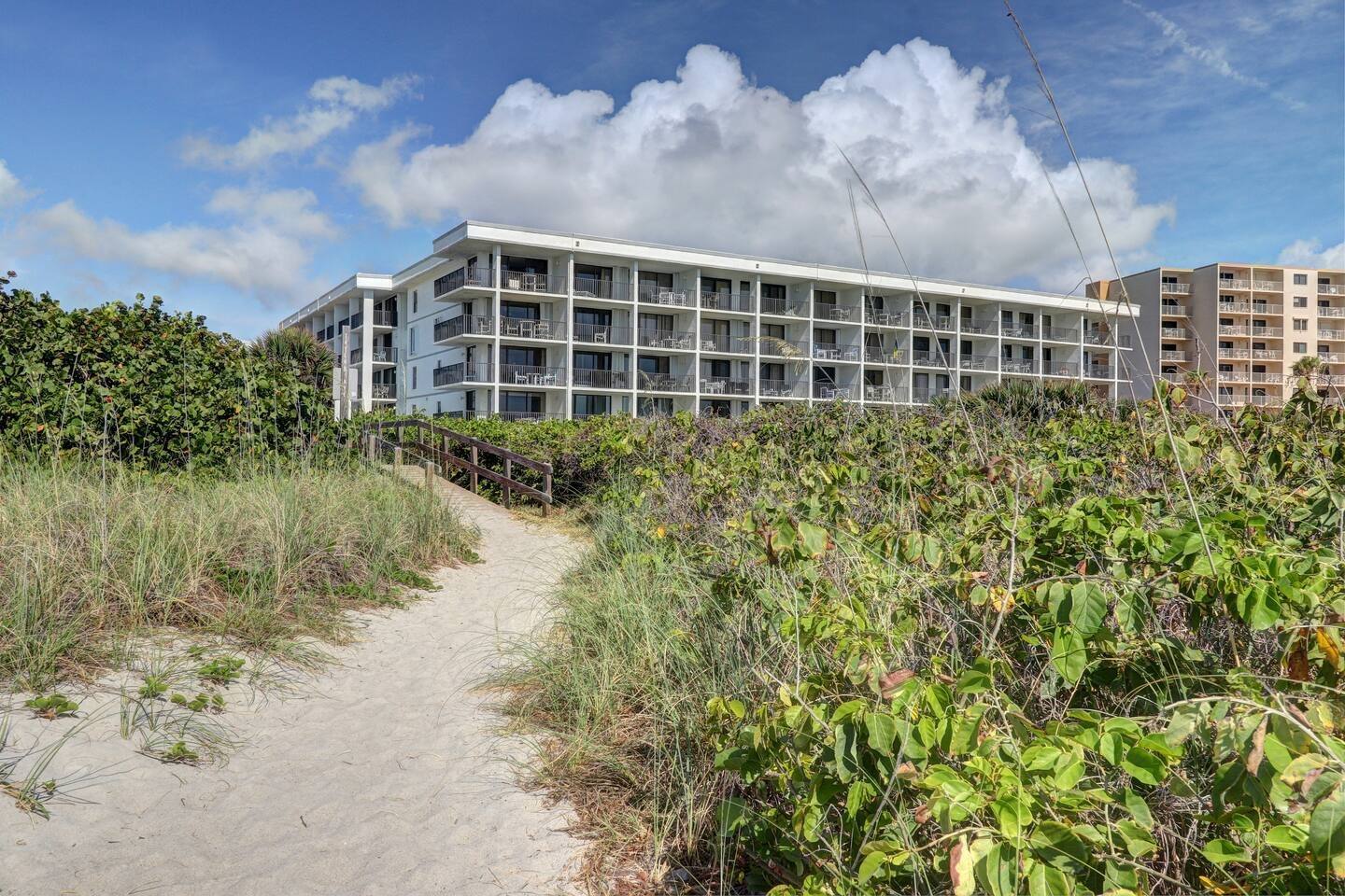 BeachFront | POOL | hottub, Ez check-in