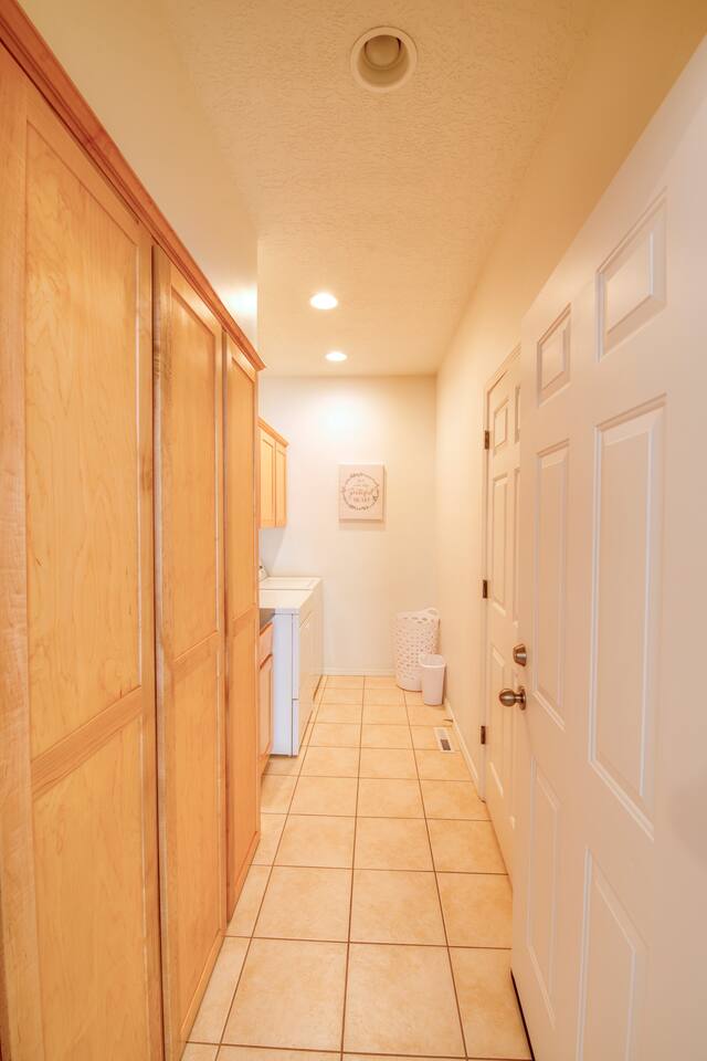 Townhouse With Gym Membership (No Pets Allowed)