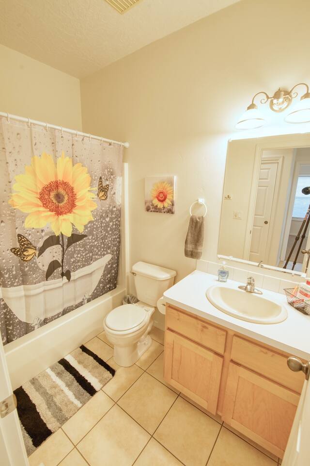 Townhouse With Gym Membership (No Pets Allowed)